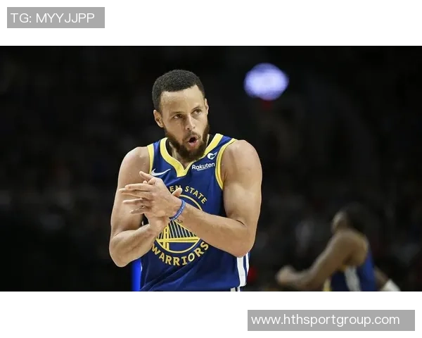 岁月如歌白发渐显詹姆斯与库里媒体日采访照引发球迷感慨